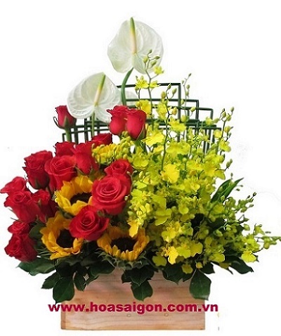 Hộp hoa bằng gỗ Lời yêu thương là món quà tiếp theo mà bạn có thể dành tặng cho mẹ của mình nhân ngày sinh nhật