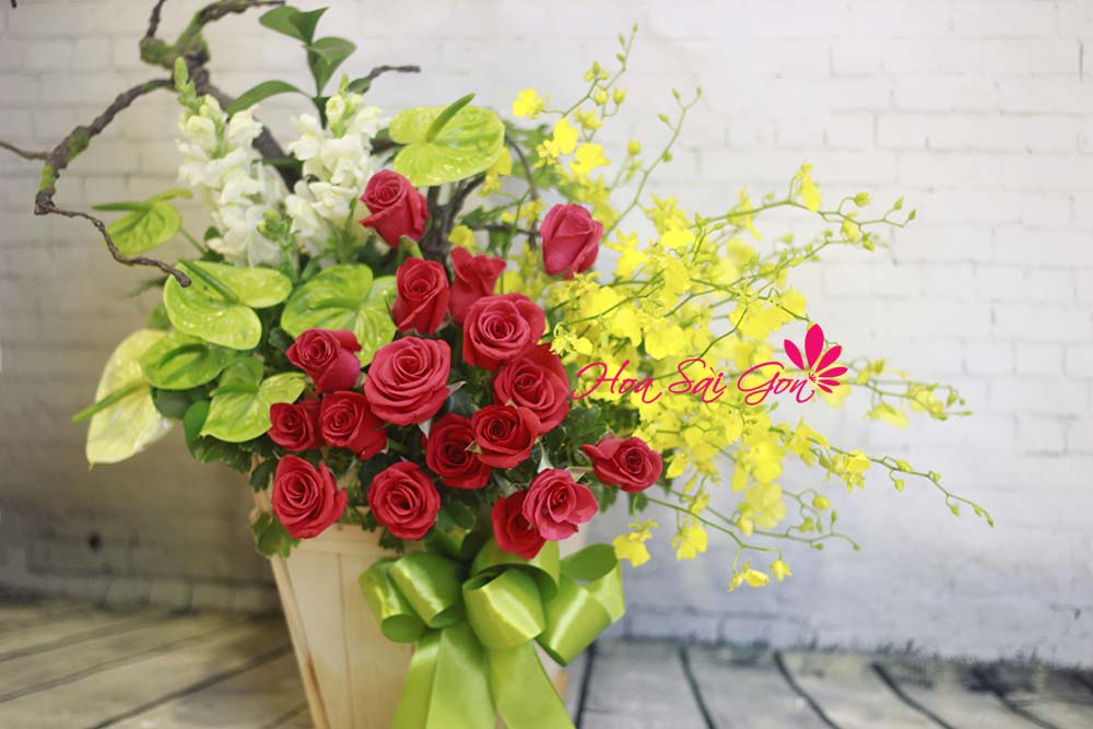 Hộp hoa xinh đẹp rạng ngời màu sắc yêu thương