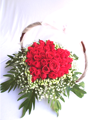 Điện hoa Hải Phòng với giỏ hoa hồng đỏ