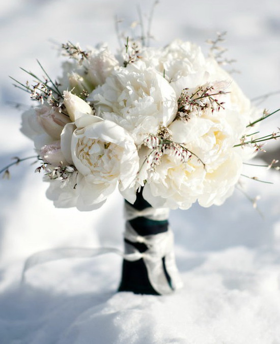 Hoa cưới sắc trắng cho cô dâu tinh khôi