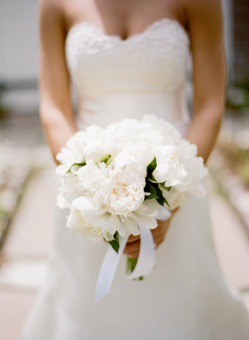 Hoa cưới sắc trắng cho cô dâu tinh khôi