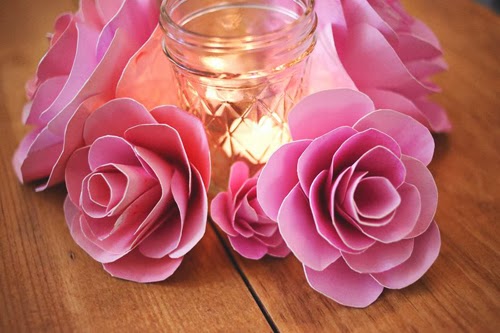 Hướng dẫn tạo hoa hồng với giấy trắng và màu nước lung linh