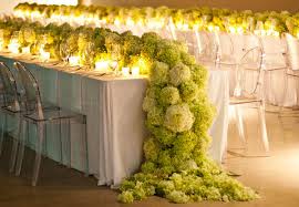 Khăn trải bàn kết hoa cho đám cưới đặt biệt