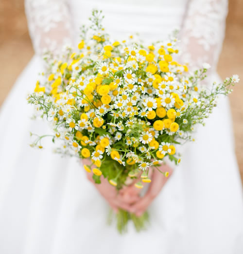 Bó hoa cưới cầm tay cho cô dâu mệnh Mộc