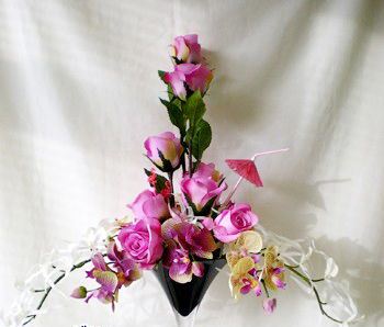 Áp dụng với những loại hoa có phần thân cành dài như hoa ly, hoa lan rất đẹp