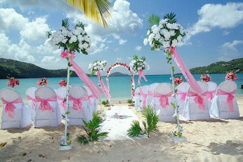 tiệc cưới ngoài biển
