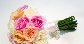 Mách cô dâu cách chọn màu hoa cưới theo mệnh