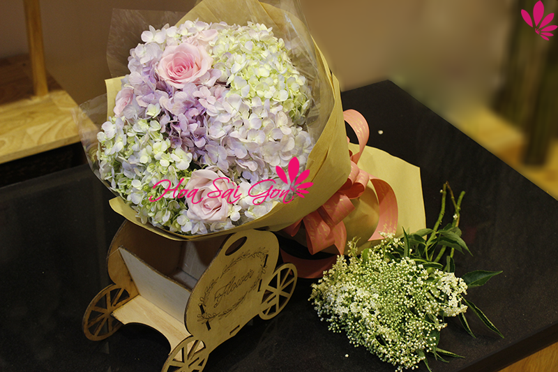 Bó hoa Tình yêu đong đầy cũng chính là món quà sinh nhật đầy ý nghĩa mà bạn có thể dành tặng cho người bạn thân của mình Bó hoa Tình yêu đong đầy cũng chính là món quà sinh nhật đầy ý nghĩa mà bạn có thể dành tặng cho người bạn thân của mình