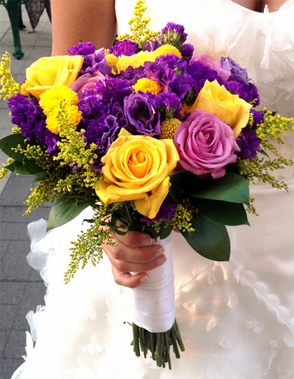Hướng dẫn kết hoa cưới cầm tay với màu sắc đối lập