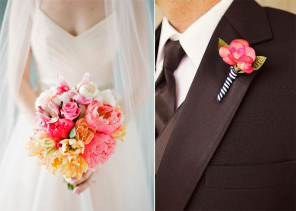 Hoa cài áo ton sur ton với hoa cưới cô dâu