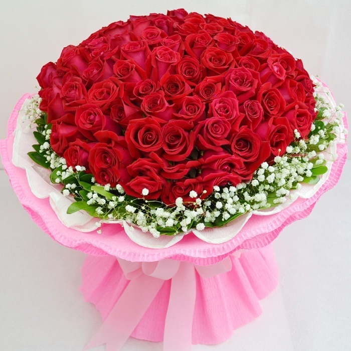 Bó hoa hồng đỏ xinh tươi là món quà tặng sinh nhật hoàn hảo