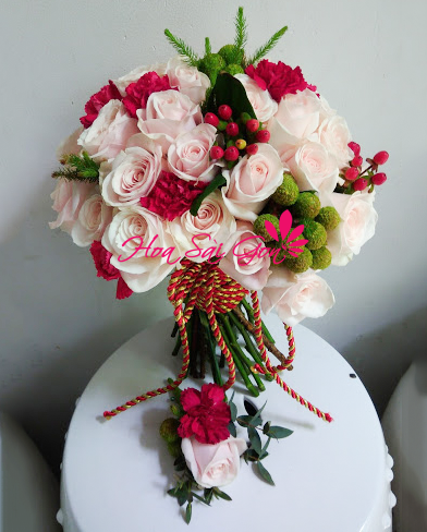 Hoa cưới cầm tay xu hướng hồng pastel
