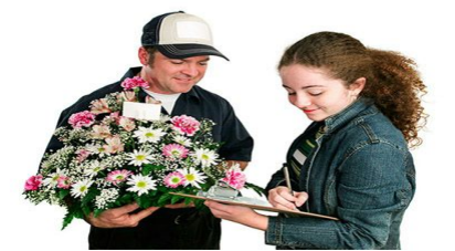 Bạn chọn loại hoa mà nàng yêu thích và nhờ dịch vụ tặng hoa giao tới tận nơi tặng nàng