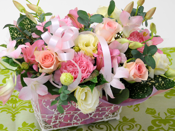 Đến với Hoa Sài Gòn bạn sẽ được tư vấn nhiệt tình về hoa và hoàn toàn yên tâm về chất lượng của sản phẩm Đến với Hoa Sài Gòn bạn sẽ được tư vấn nhiệt tình về hoa và hoàn toàn yên tâm về chất lượng của sản phẩm