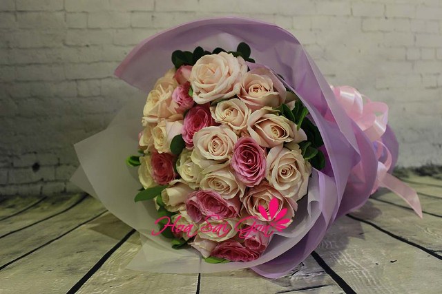 Bó hoa dịu dàng thơ mộng với sắc tím yêu thương Bó hoa dịu dàng thơ mộng với sắc tím yêu thương